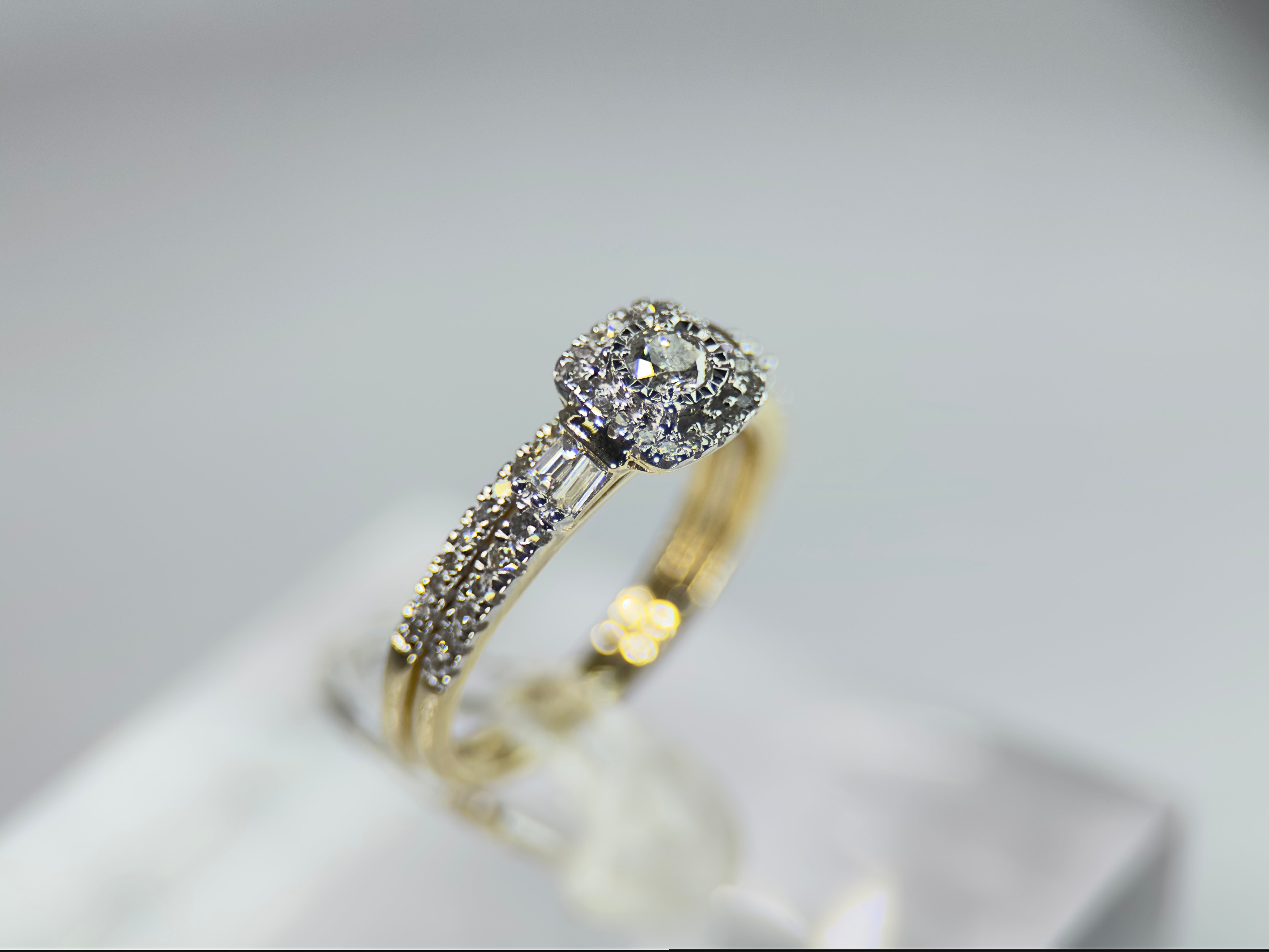 DR1033 - 10K Yellow Gold - Cushion (Halo) - Diamond - Bridal Ring