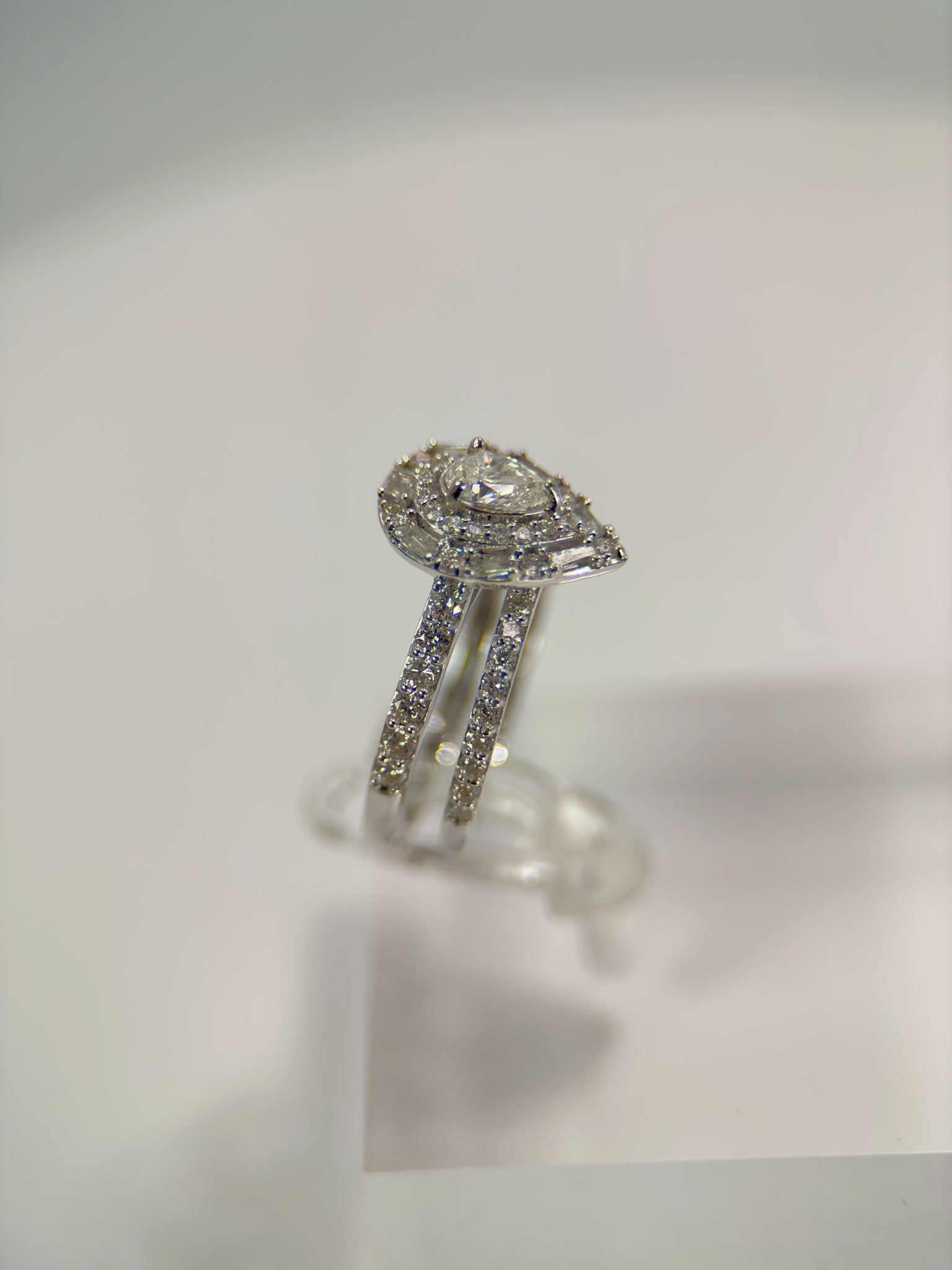 DR1039 - 14K White Gold - Tear Drop (Halo) - Diamond - Bridal Ring