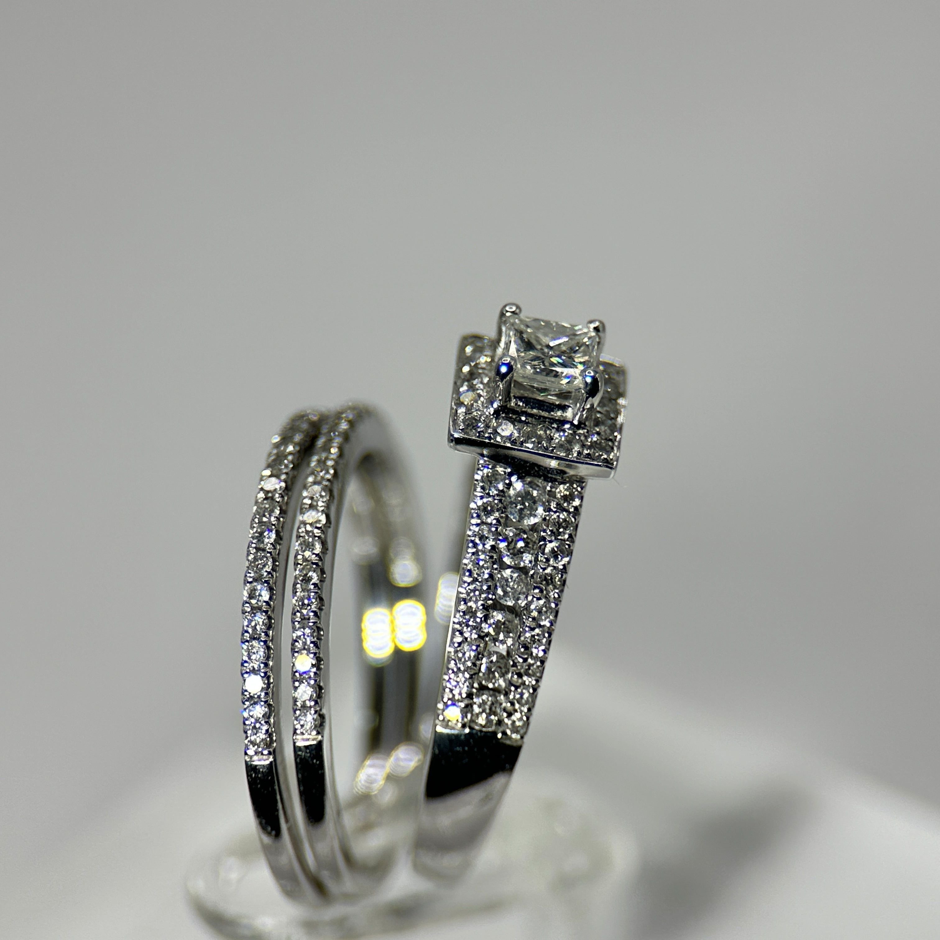 DR1042 - 14K White Gold - Princess (Halo) - Diamond - Bridal Ring - Certified
