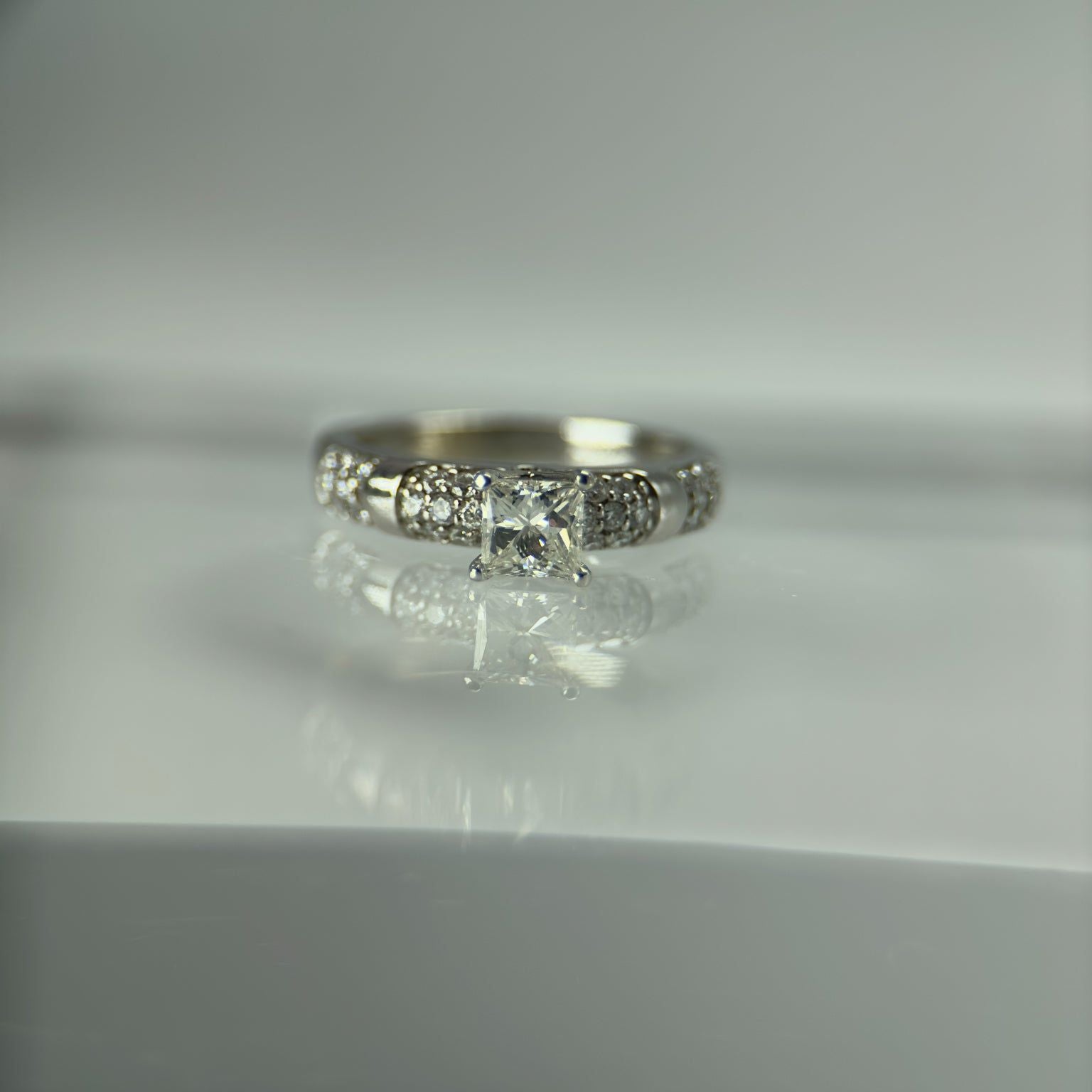 DR1049 - 14K White Gold - Princess  - Diamond - Bridal Ring