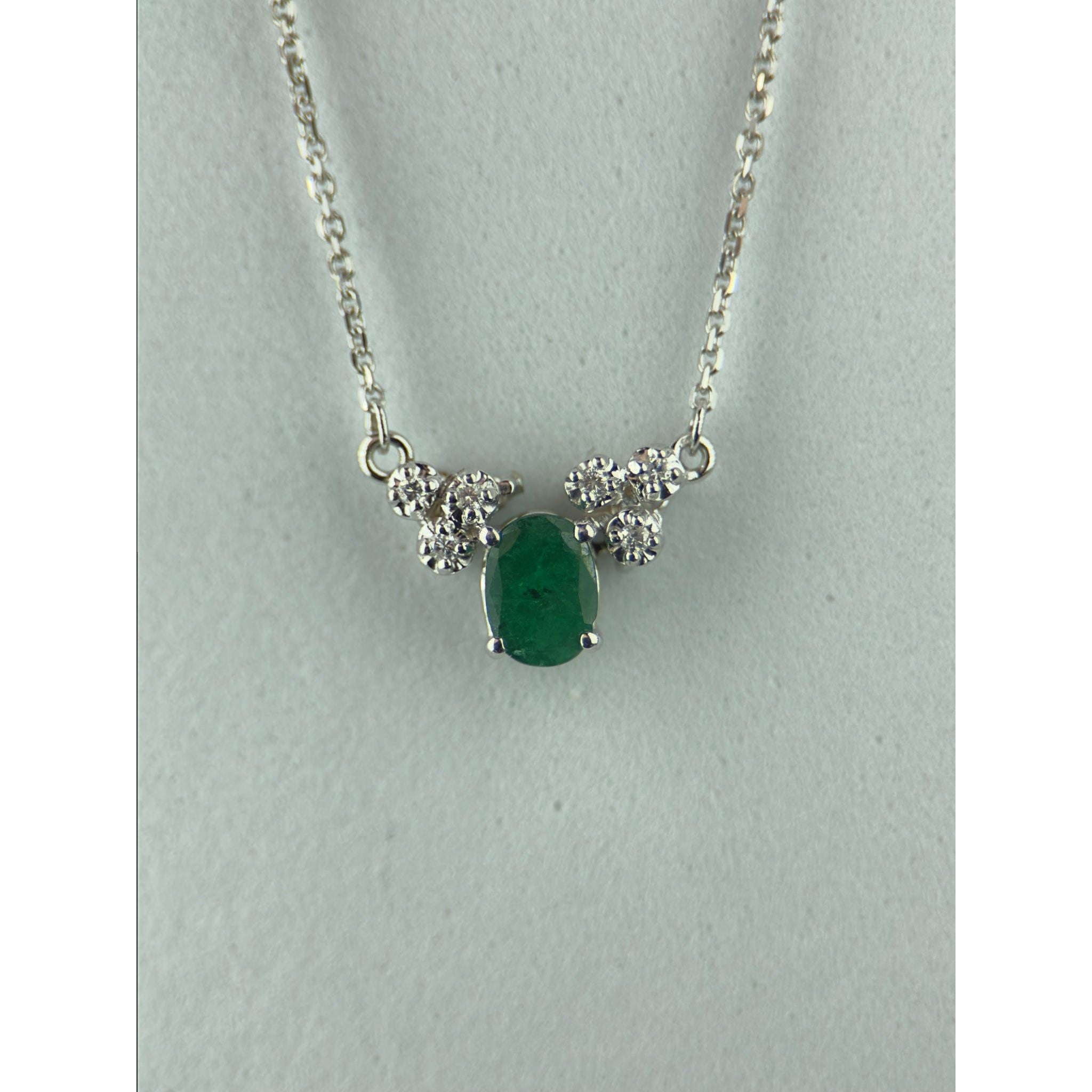 DR1052 - 14K White Gold - Emerald - Pendant and Chain