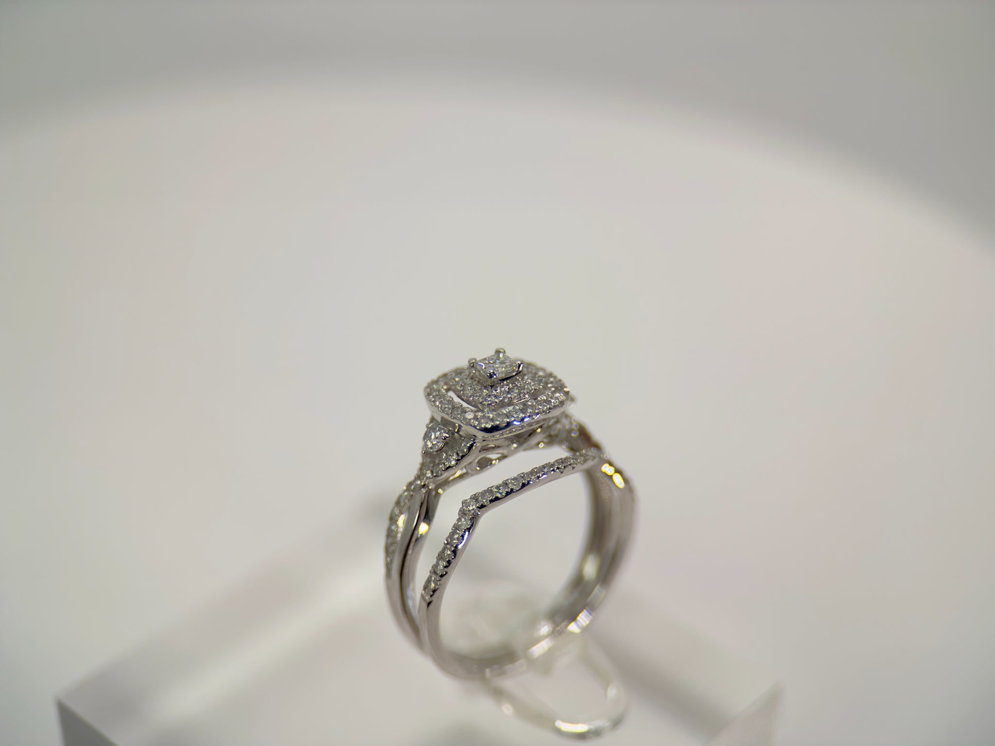 DR1104 - 14K White Gold - Cushion (Halo) - Diamond - Bridal Ring