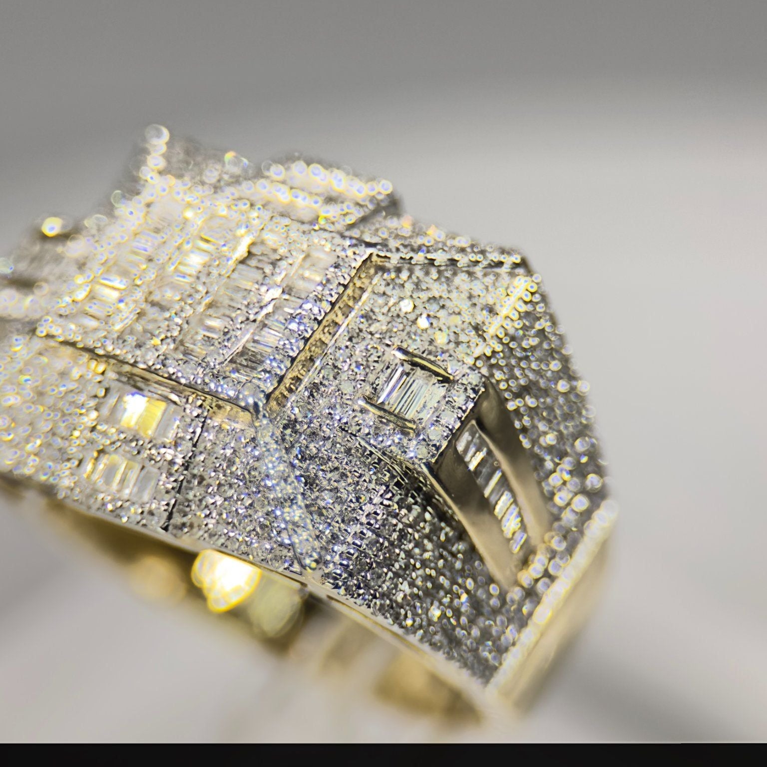 DR1193 - 10K Yellow Gold - Cushion - Diamond - Men's Diamond Rings