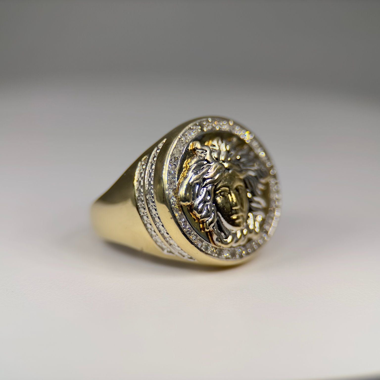DR1530 - 10K Yellow Gold - Round - Diamond - Men's Diamond Rings
