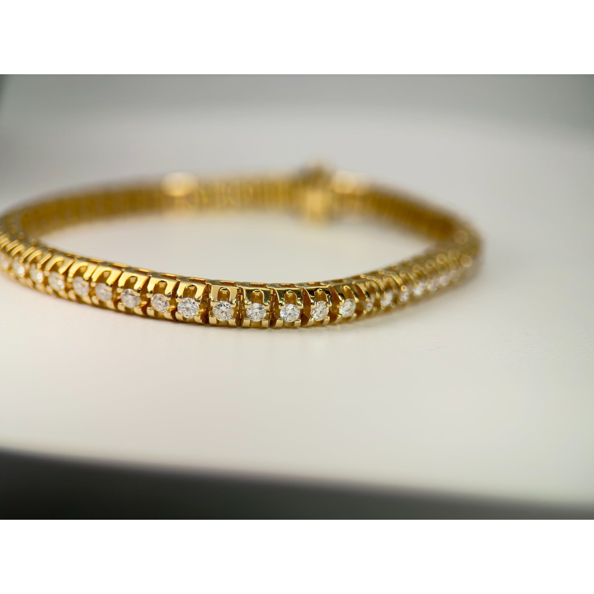 DR1550 - 14K Yellow Gold - Diamond Bracelet