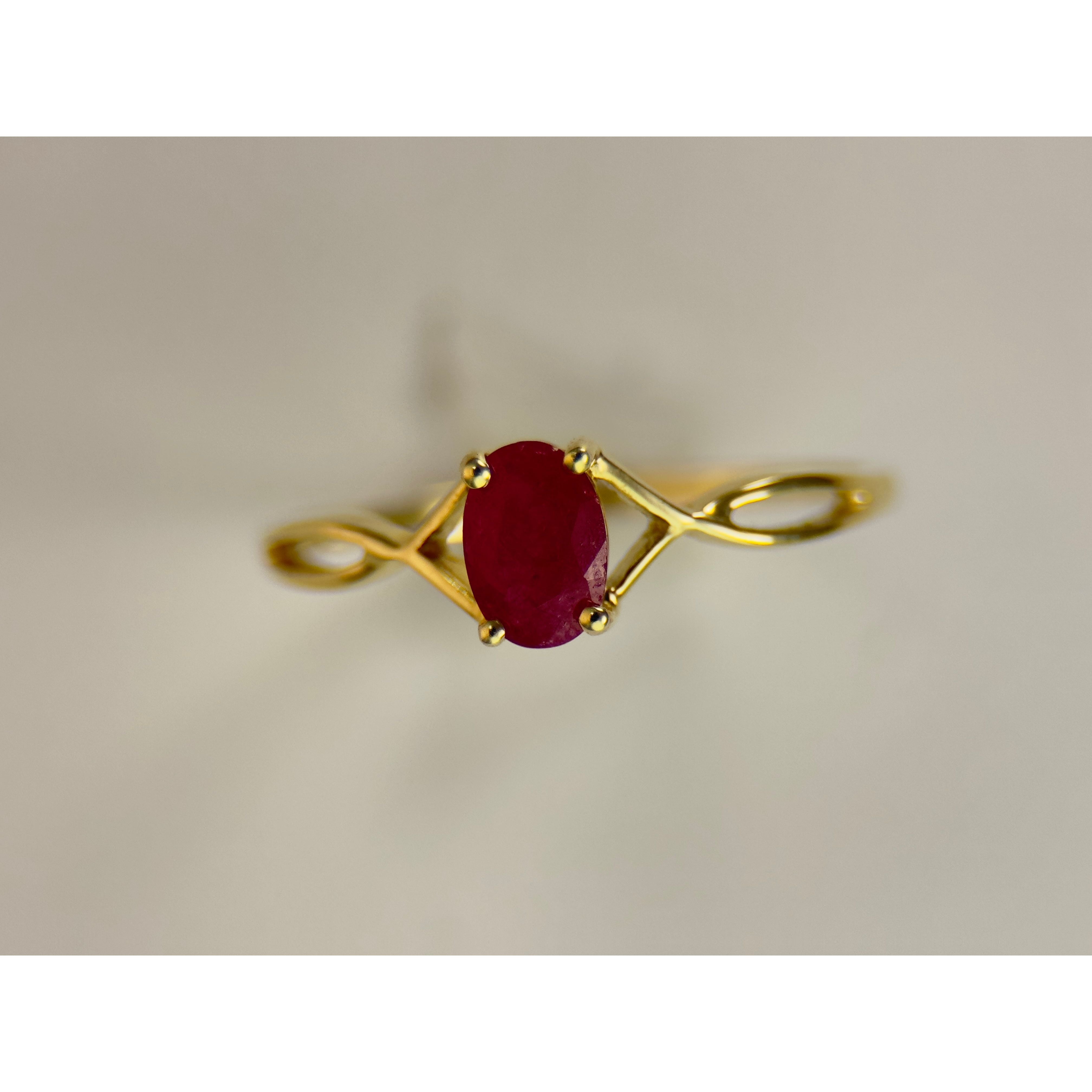 DR2010 - 14K Yellow Gold - Ruby - Ladies Gold Rings