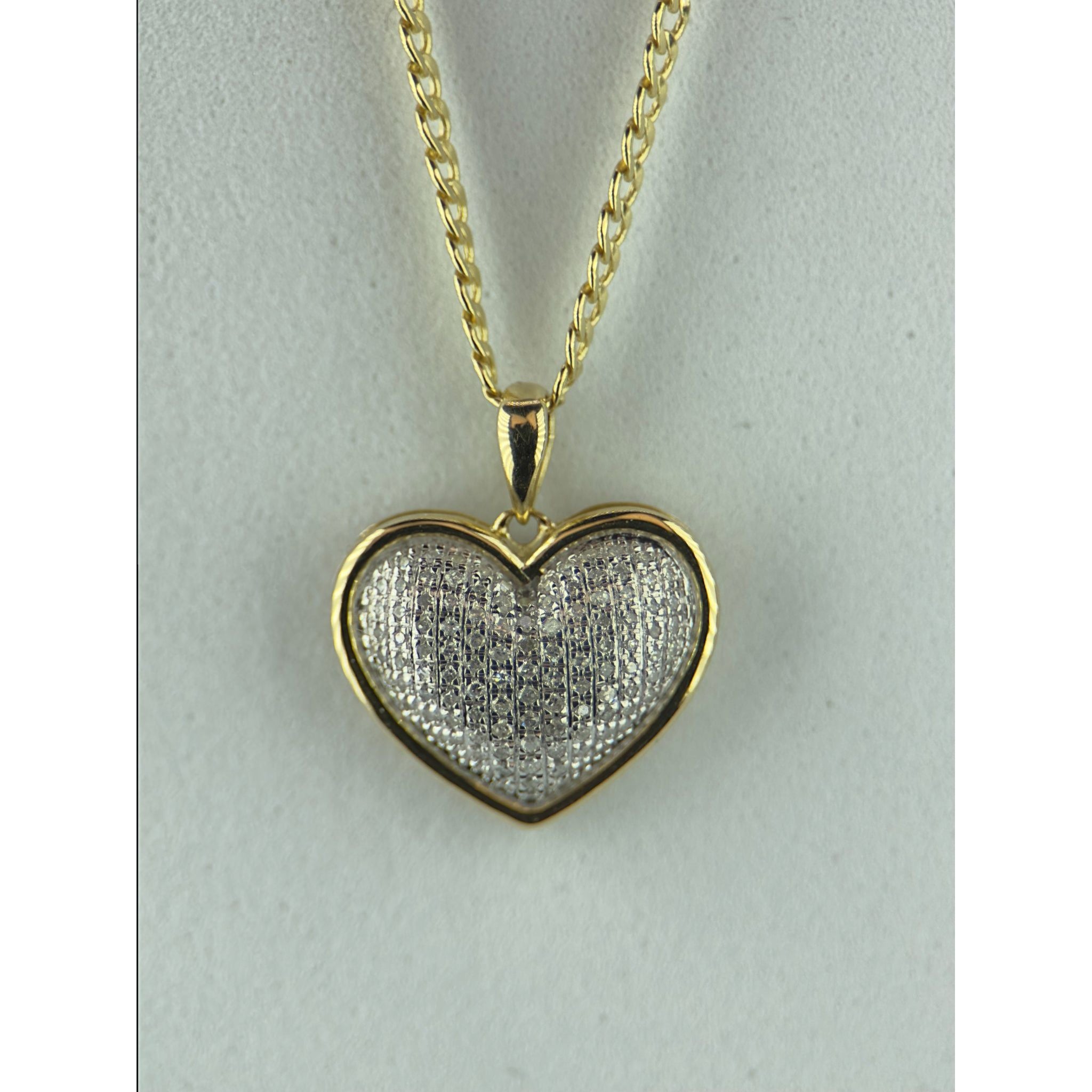 DR2207 - 10K Yellow Gold - Diamond - Pendant and Chain