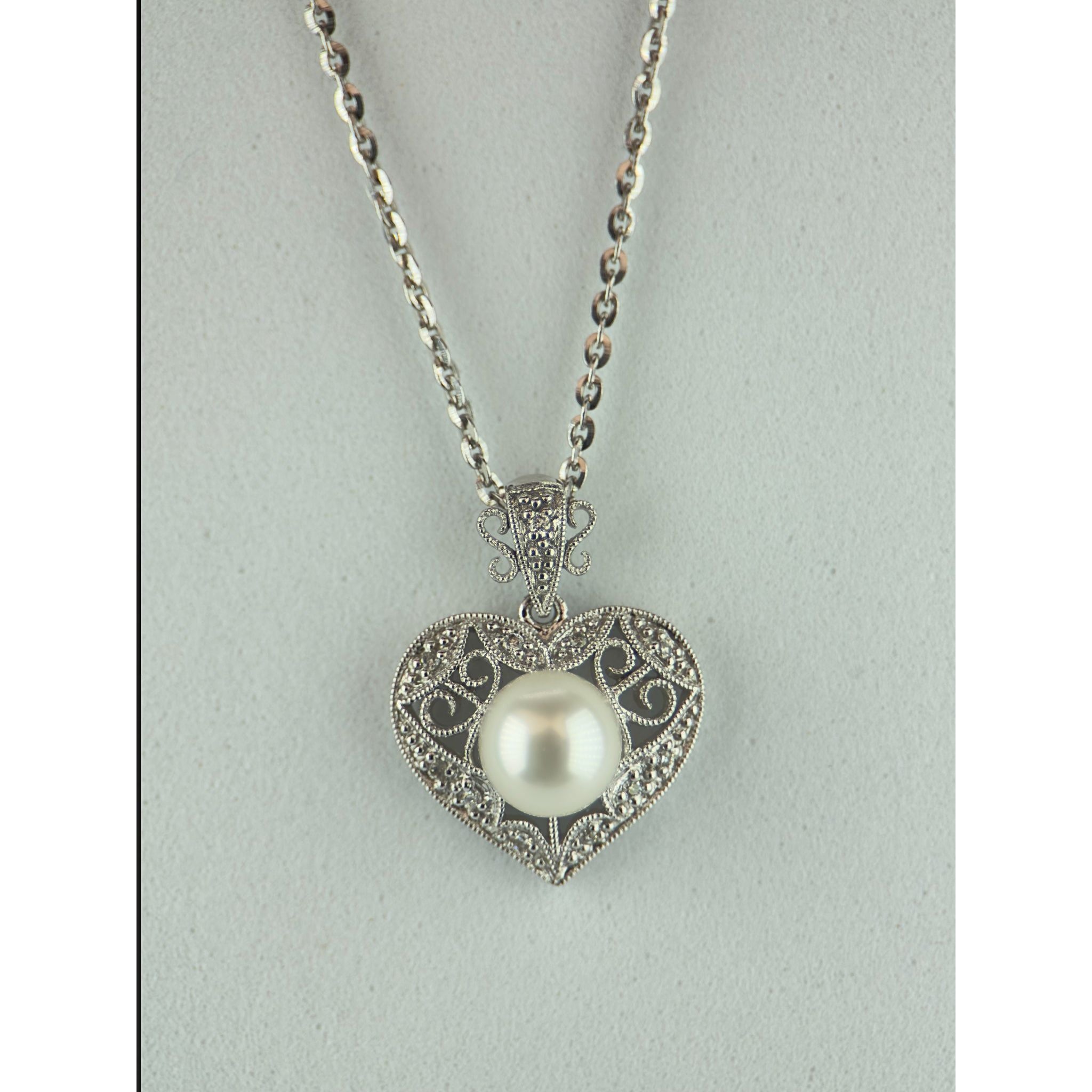 DR2265 - 14K White Gold - Diamond - Pendant and Chain - Genuine Pearl