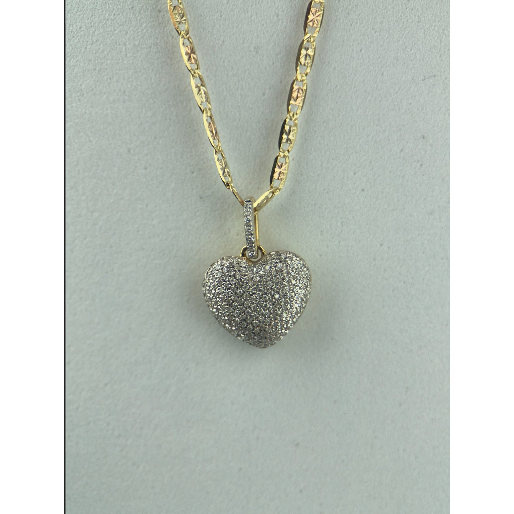 DR2353 - 14K Yellow Gold - Diamond - Pendant and Chain