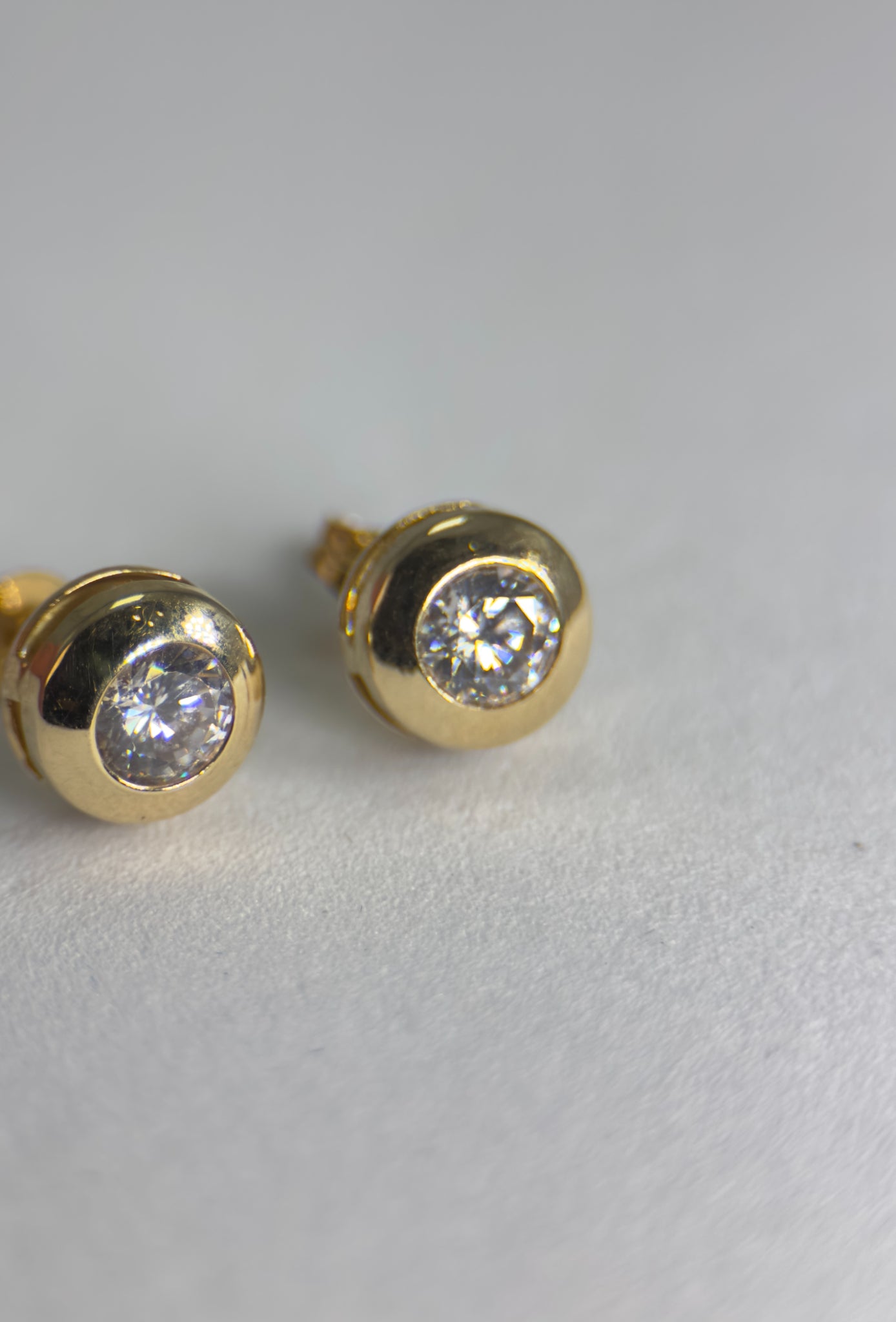 DR2378 - 14K Yellow Gold - Lab Created Stones - 14K Gold Studs