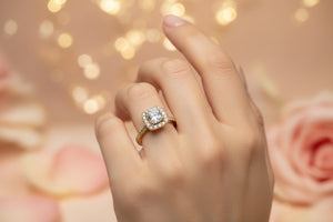 DR1141 - 14K Yellow Gold - Princess (Halo) - Diamond - Bridal Ring