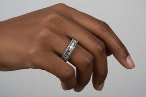 DR5056- 10k white Gold - Round - Diamond - Ladies Diamond Bands