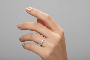 DR5061- 10k white Gold - Round - Diamond - Ladies Diamond Bands